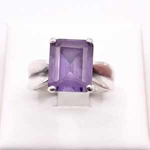 Size 6 Amethyst 925 Sterling Silver Ring